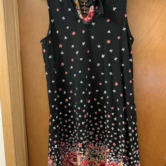 Halter Top Black Dress - Picture 3 of 4